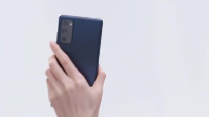 Распаковка Galaxy S20 FE thumbnail